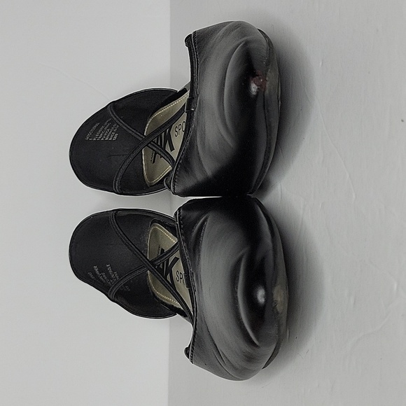 Anne Klein Women's Black Flats Size: 8 - Picture 5 of 5